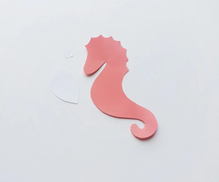 Quilling Seahorse Craft - Step 1 - ThatKidsCraftSite.com