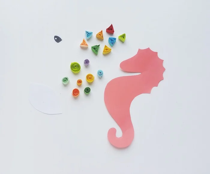 Quilling Seahorse Craft - Step 2 - ThatKidsCraftSite.com