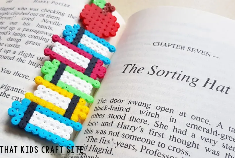 DIY Harry Potter BOOKMARKS! (Perler beads!) 